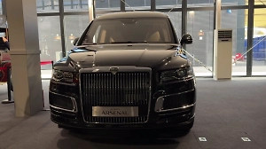 VIP-кабинет на колёсах: Life.ru снял на ПМЭФ новый люксовый минивэн Arsenal от Aurus