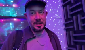 «Перестанут стесняться»: Артемий Лебедев рассказал Life.ru, как наполнить Россию многодетными семьями