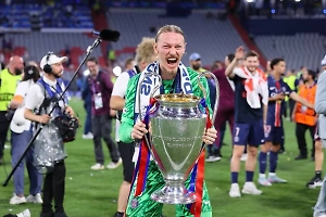 «Меня избили»: Сафонов после победы ПСЖ в Лиге чемпионов ушёл домой с фингалом