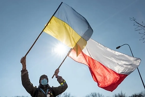 «Трусы надеть или крестик снять»: Коц ответил полякам после концерта Коржа в Варшаве