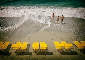 Загорать, но не купаться: Россиянам напомнили главное различие пляжей и зон отдыха