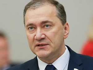 Украинской стороне не раз были предложены конкретные шаги, которые способствуют урегулированию конфликта. Зеленский, ободряемый поддерживающей его «партией войны», всячески срывает мирный процесс, выбирает методы террора, а потом лицемерно призывает принудить нашу страну к миру.