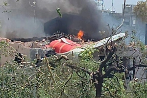 Сам дошёл до скорой: Названа личность единственного выжившего в авиакатастрофе в Индии