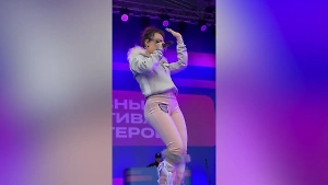 Инстасамка со сцены призналась в любви к России