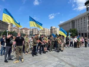 Ветераны ВСУ и родные пленных вышли на Майдан в Киеве с требованиями к властям