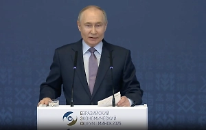 «За это стоит и заплатить»: Путин пошутил про пользу от попыток Запада обворовать Россию