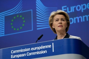 Фон дер Ляйен могут отправить в отставку из-за скандала с вакцинами