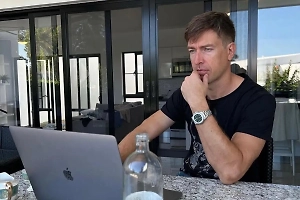 «Низкая самооценка и страх отказа»: Составлен психологический портрет учеников «секс-гуру» Лесли