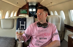 Ученик «секс-гуру» Лесли задержан после «телесных тренингов» в центре Москвы