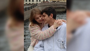 «10 дней как жених и невеста»: Akmal' сделал предложение своей девушке в Италии