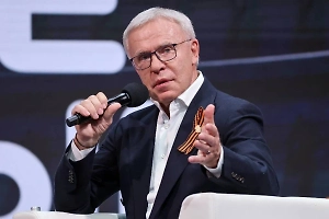 «Бросила Россию»: Фетисов высказался о блокировке счетов сбежавшей Исинбаевой