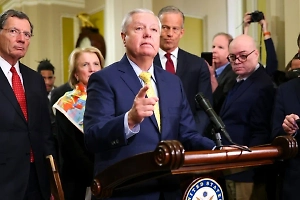 Нарываются на войну: Антироссийский закон сенатора-русофоба похоронит экономику США