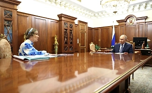 Путин одобрил идею Львовой-Беловой о создании Всероссийской службы помощи семье