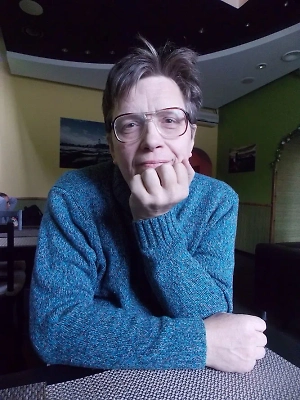 Если Киркоров, больной сахарным диабетом, причём в достаточно серьёзной форме, постоянно получает инсулин, конечно, он станет так выглядеть. Плюс ещё, я уверен, он как-то очень жёстко за собой следит, пытается похудеть и, может быть, перестарался в своём похудении до анорексии. Налицо все её признаки.