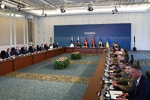 Ушаков: Путин в разговоре с Трампом назвал полезными переговоры в Стамбуле