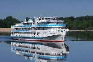 Теплоход «Русь Великая» опечатали на три месяца из-за массовых отравлений