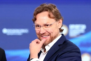 Главный тренер сборной России Валерий Карпин: В футболе нельзя запрещать мат