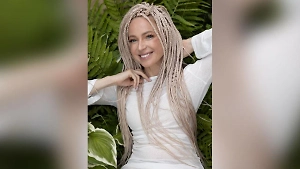 «Самая магическая ночь»: Поклонская в образе с дредами поздравила россиян с Днём Ивана Купалы