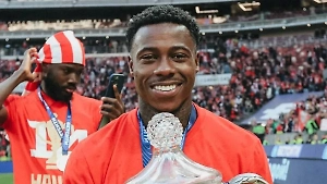 Суд в Амстердаме продлил срок предварительного заключения футболисту Промесу