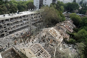 «Хотим мира!» США разбомбили Иран и предложили дружить