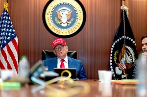 «Сделать Иран великим»: Трамп допустил смену режима в Тегеране после атак США