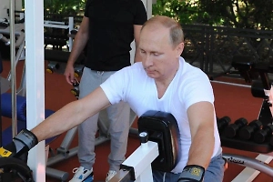 «Ручки-то лучше под голову»: Путин подсказал спортсменам, как правильно качать пресс