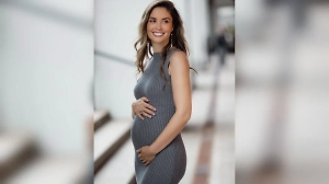 «Наслаждаюсь семейной жизнью»: Беременная Агата Муцениеце раскрыла, когда уйдёт в декрет