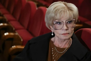 Звезда оскароносного кино «Москва слезам не верит» Вера Алентова госпитализирована в столице