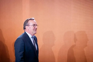 Министр обороны Германии назвал Россию самой большой угрозой