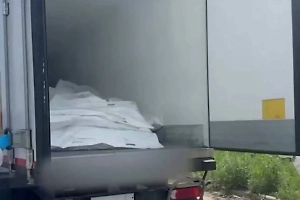 Минобороны РФ показало рефрижераторы с первой партией тел украинских военных