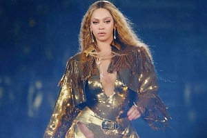 Сценический экшен без цензуры: Бейонсе осталась без штанов прямо во время концерта