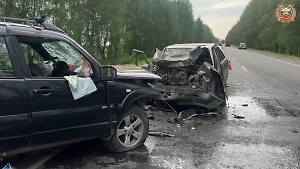 Четыре человека погибли в лобовом столкновении под Ярославлем
