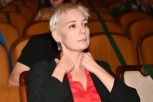 Уехавшая в Латвию Чулпан Хаматова больше не является попечителем фонда «Помощь»