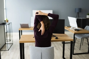 Психолог объяснил, почему женщины даже в браке с богачом продолжают работать