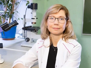 Для того, чтобы сохранить ягоды со своих грядок, необходимо собирать их с утра, когда высохнет роса: после полудня или днём в пасмурную сухую погоду. Это удобно — меньше риск получить солнечный удар, реже донимают слепни и прочие насекомые.