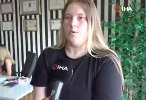 «Сама буду растить»: Бросившая дочь в туалете Антальи россиянка хочет забрать её у приёмных родителей