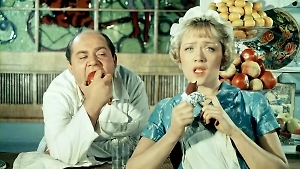 Тест: Официантки и буфетчицы в фильмах СССР — только советский гедонист наберёт 6/6
