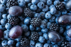 Россиянам объяснили, как не нарваться на штраф во время сбора ягод