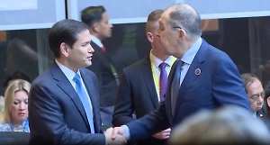 Обменялись рукопожатием: Лавров провёл беседу «на ногах» с Рубио в Куала-Лумпуре