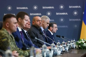 «Играет на нескольких фронтах»: В Италии раскрыли, что Киев утаил от России на переговорах
