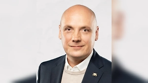 «Голоса за ненависть»: Однопартиец Шольца признался, что нарисовал свастику на бюллетене