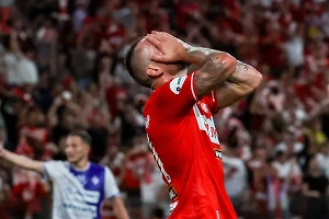 «Спартак» остался вдевятером почти на весь второй тайм и сенсационно проиграл новичку