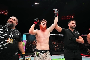 Шара Буллет закрыл поражение в UFC, победив канадца Баррио на турнире в Абу-Даби