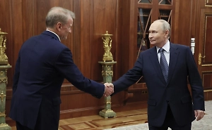 Путин на встрече с Грефом призвал банки не усугублять ипотеку дополнительными платами