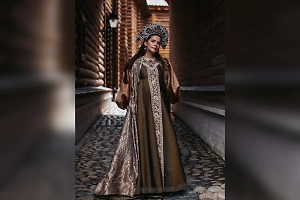 «Накачалась»: Лиза Моряк рассказала, как снималась беременной в 10-килограммовом костюме
