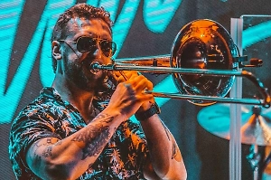 «Похоронят рядом»: Родители рассказали о похоронах экс-музыканта The Hatters