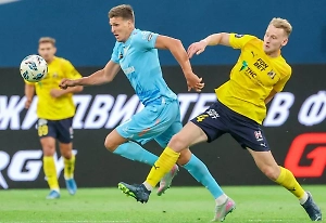 Российских футболистов требуют лишить баснословных зарплат