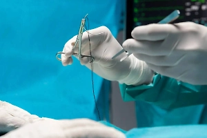 «Чиним людей»: Военно-полевой хирург раскрыл, как возвращает к жизни бойцов СВО