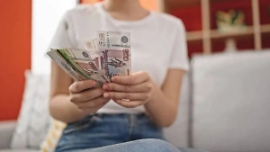 С 1 января повысят пособия. Какие социальные выплаты вырастут после повышения МРОТ