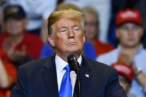 Байден переплатил: Трамп усомнился, что Киев потратил все выделенные США деньги на армию